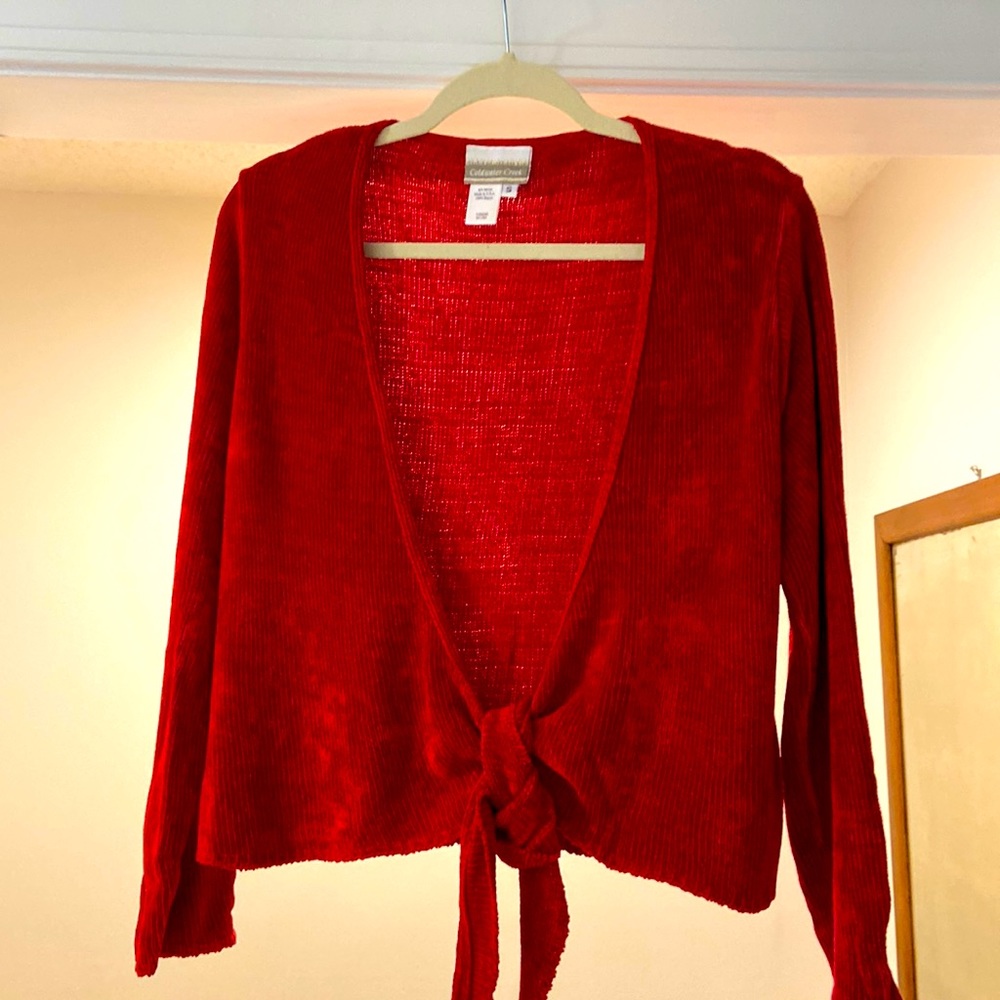 Coldwater creek size small red sweater tie in the front